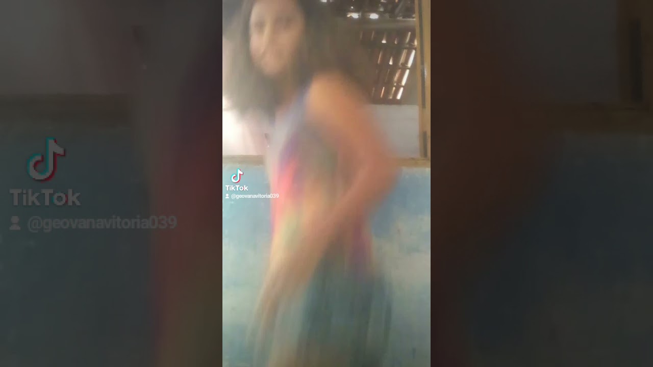 Eu dançando o grave faz bum