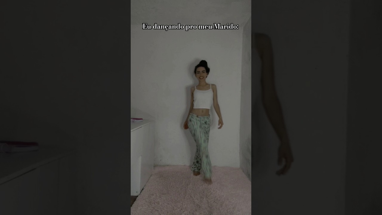 Eu dançando pro meu marido Bad Girls Like You #youtubeshorts #dance #bts #army #dancetiktokchallenge