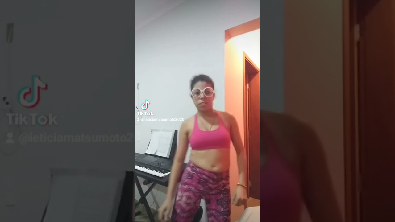 Eu rebolando