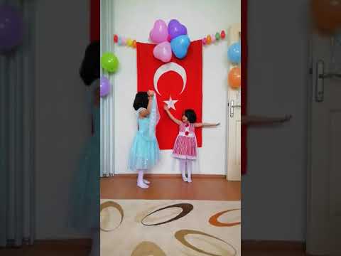 Evde 23 Nisan ❤Elif Idil,Beril Ece👏