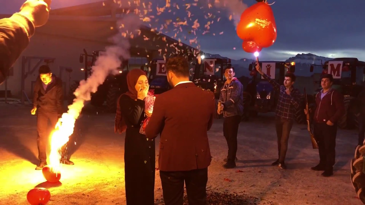 EVLİLİK TEKLİFİ DEDİĞİN BÖYLE OLUR. ♥ HASAN♥ ŞEYMA  ♥