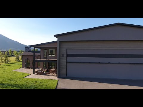 Executive Modern Hangar Home for Sale at Alpine Airpark