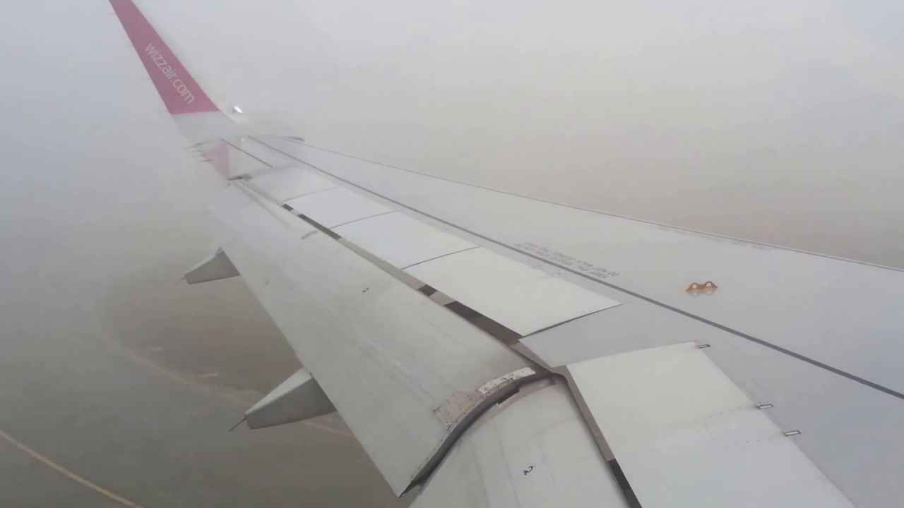 Extreme Hard Landing at Budapest Airport * Foggy *