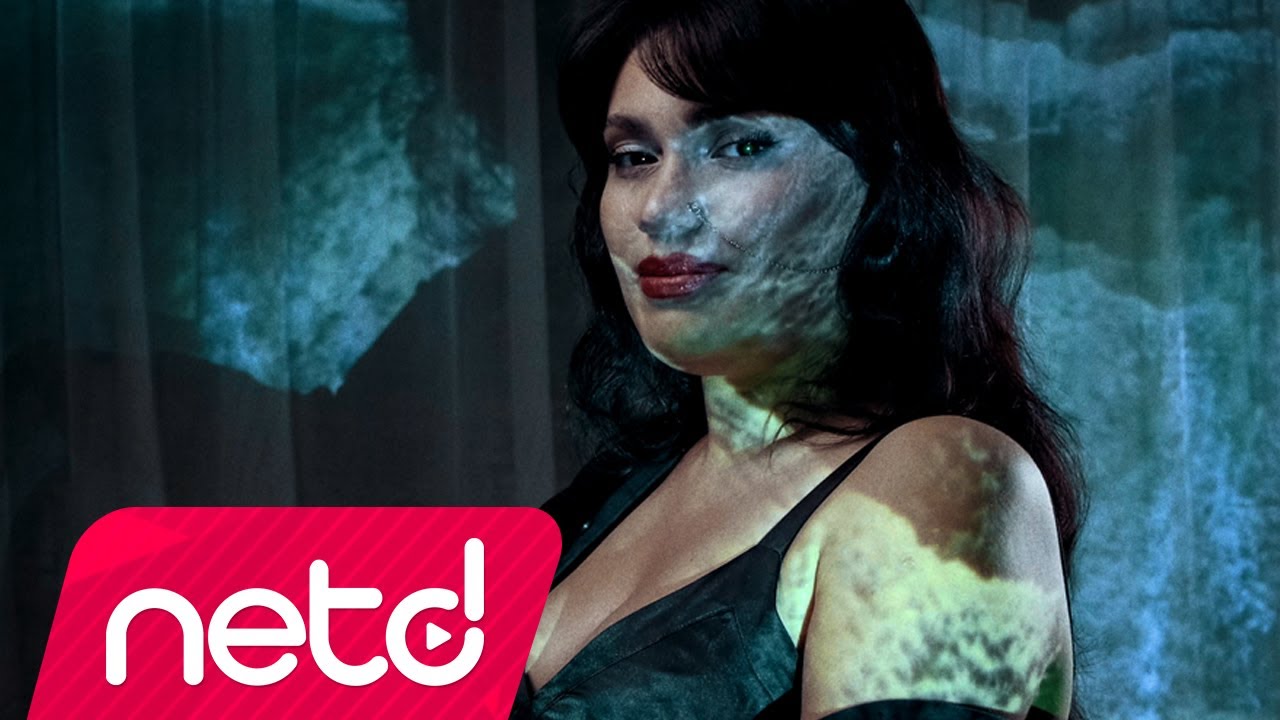 Ezgi Kosa - Kum