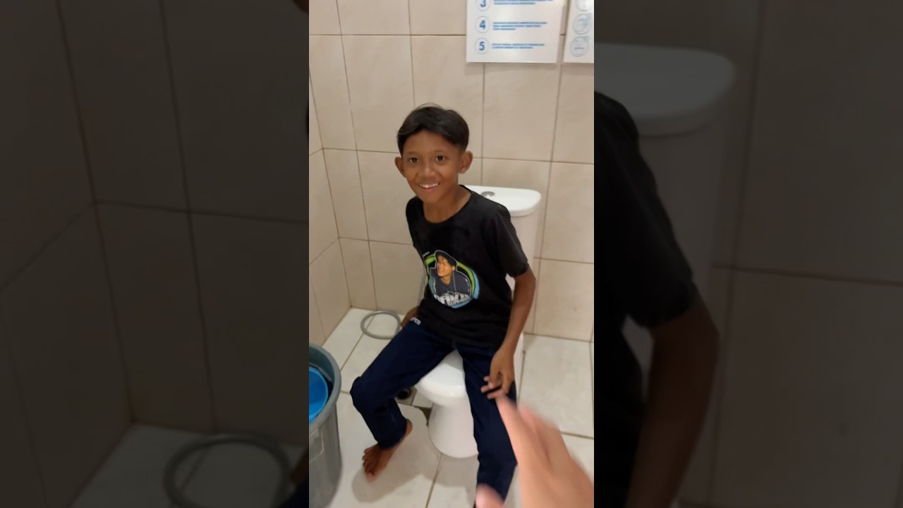 Fahmi salah toilet #anakdesa #funny #davidsunairi #minivlog