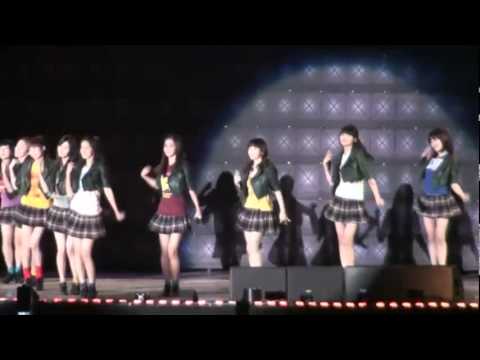 [Fancam] 081004 SNSD - Kissing You + Let's Go Soshi @ Asia Song Festival 2008