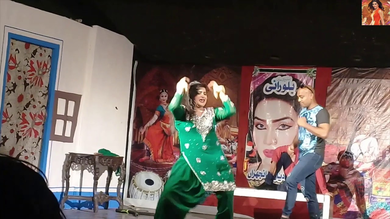 Farah Mugal PYAR WALI KICH - PAKISTANI MUJRA DANCE / songs universe /