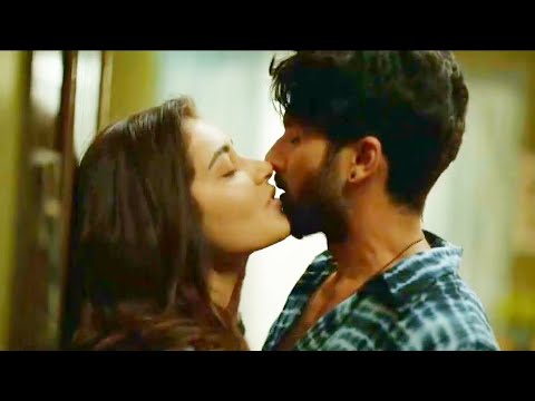 Farzi / Kiss Scene - Shahid Kapoor and Raashi Khanna | Aasmaan |WhatsApp status |Full screen HD💞