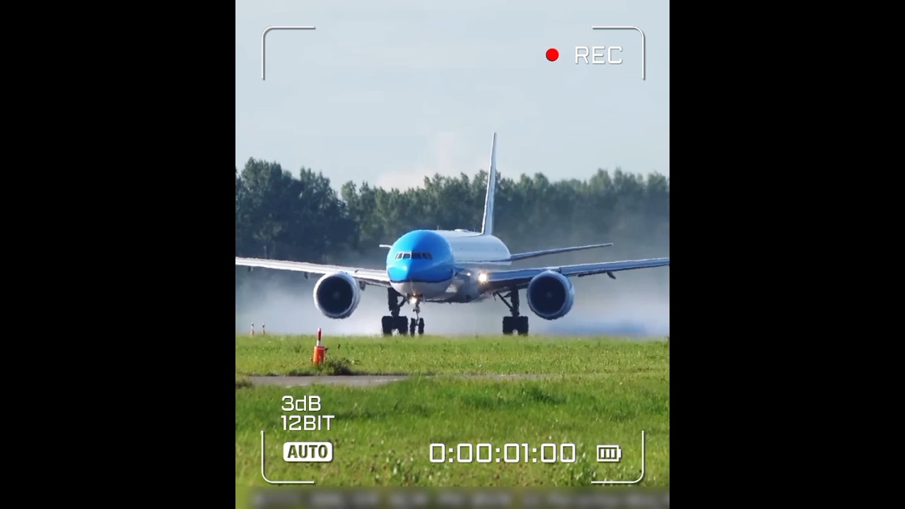 Fast Starting Runway Dust KLM Takeoff #shorts #short #youtubeshorts #viral #storm #shaheendha