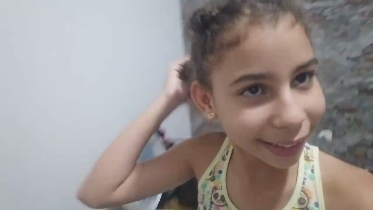 fazendo dois tipo de penteado para vc ir pra escola cabelo cacheado