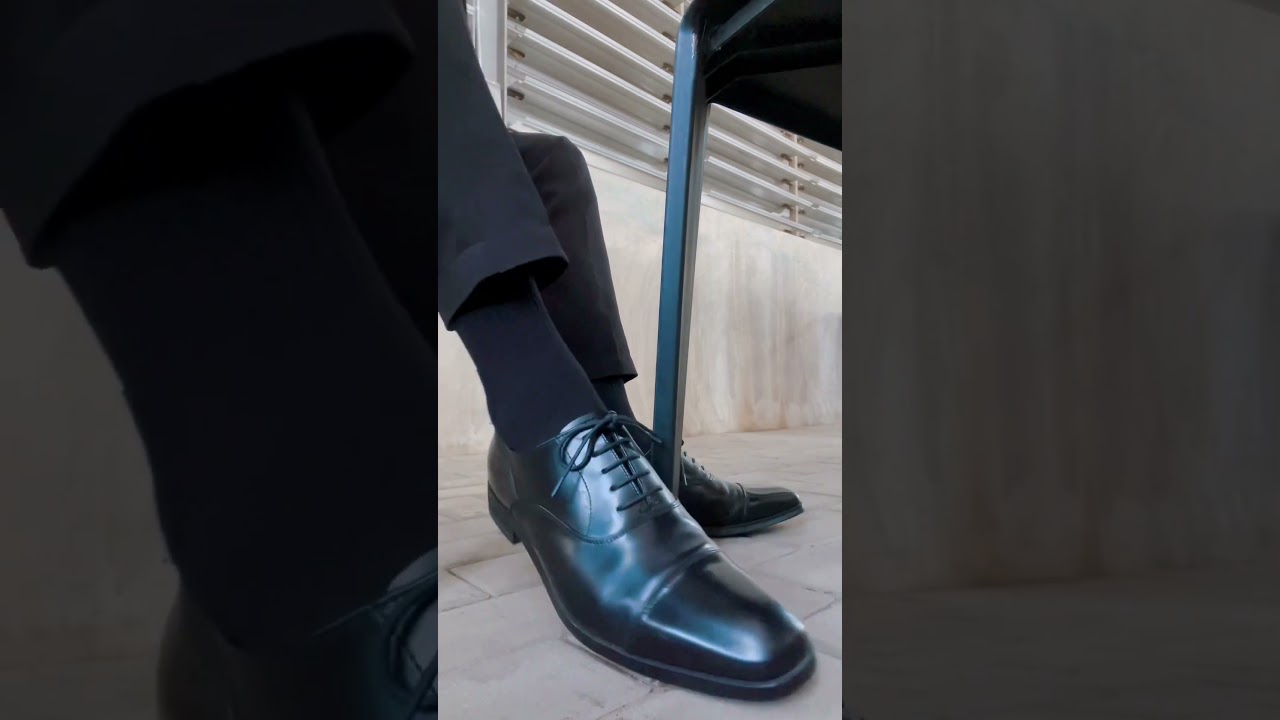 Feeding the slave : Shu cream #crush #eatfood #lick #shoes #slave #dressshoes #officewear #trample