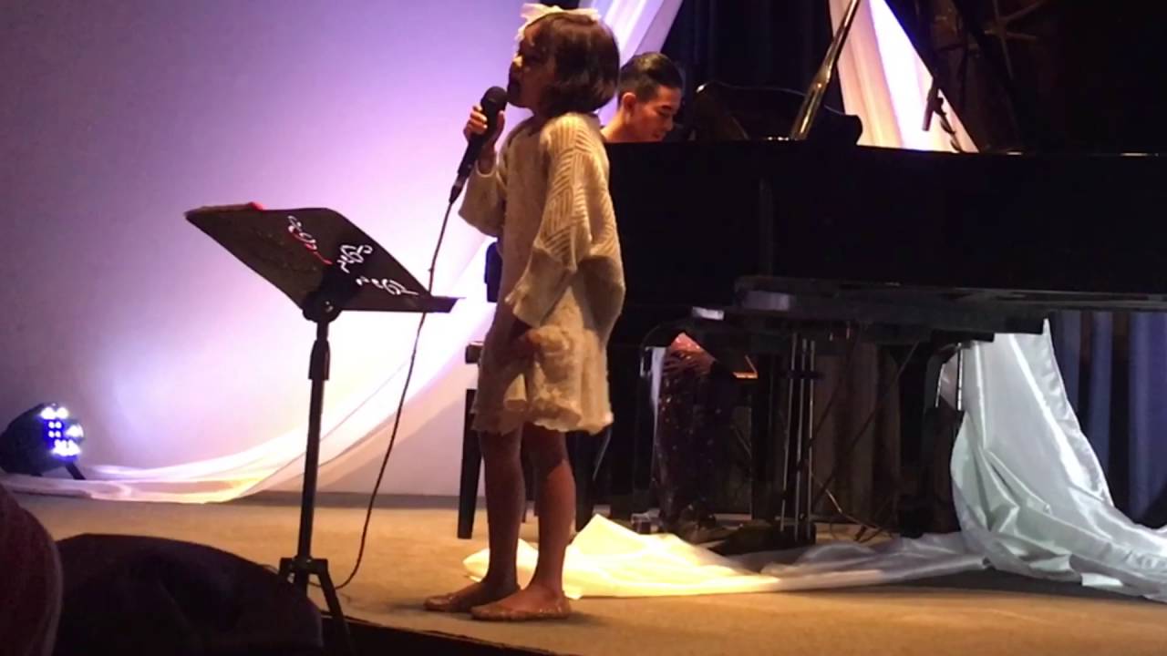 Feel the light - Desah Age 7