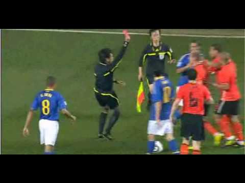 Felipe Melo Stamp On Arjen Robben Netherlends Vs Brazil South Africa World Cup