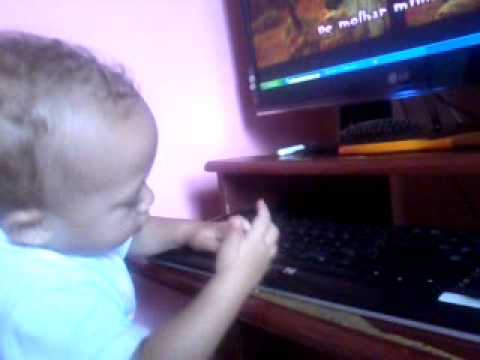 Fernandinha e ataque de espirros da laninha.