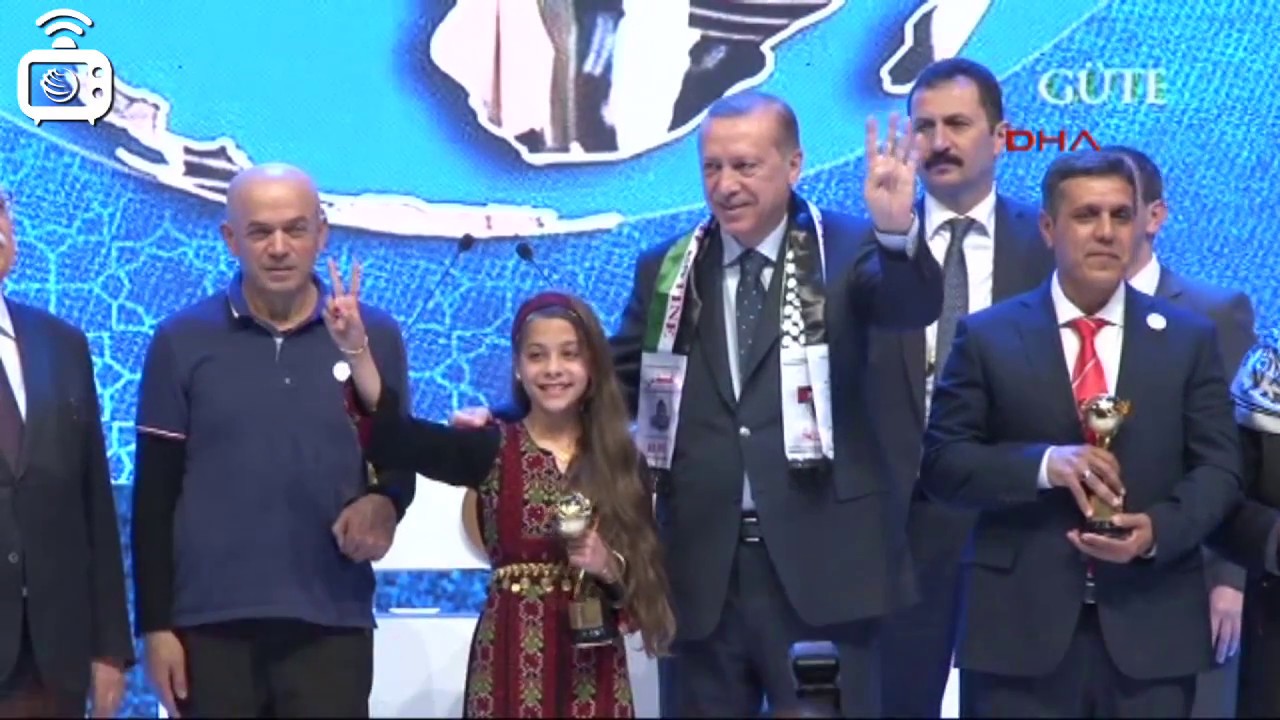 Filistinli çocuk Erdoğan'ın Rabia işaretini 'çak bir beşlik' sandı