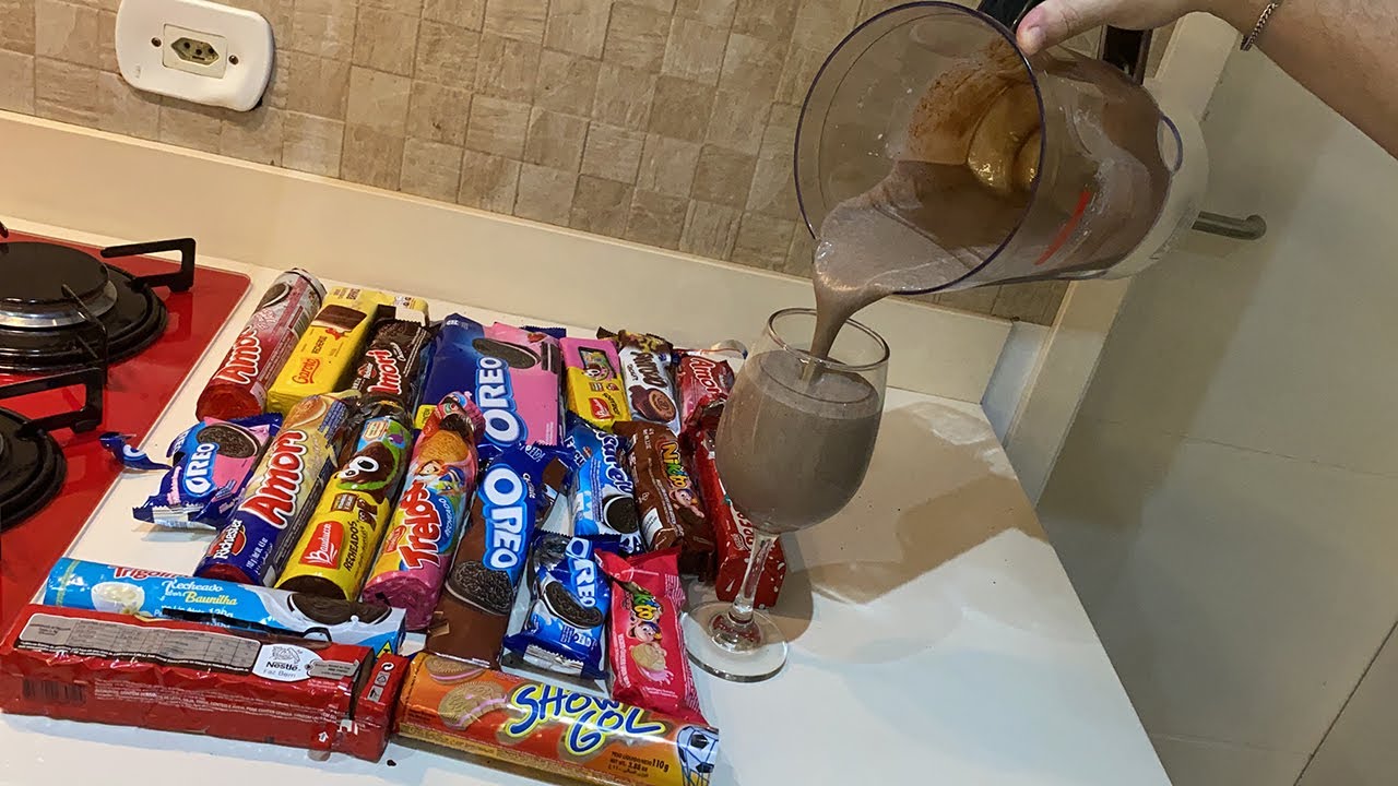 FIZ UM SUPER MILKSHAKE COM TODAS AS BOLACHAS RECHEADAS DO MERCADO. Ficou bom?!