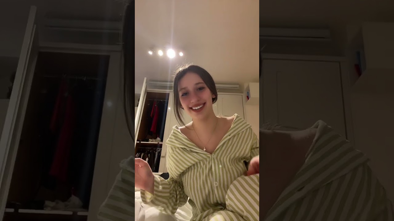 @flaviasemm TikTok live 2023.03.26