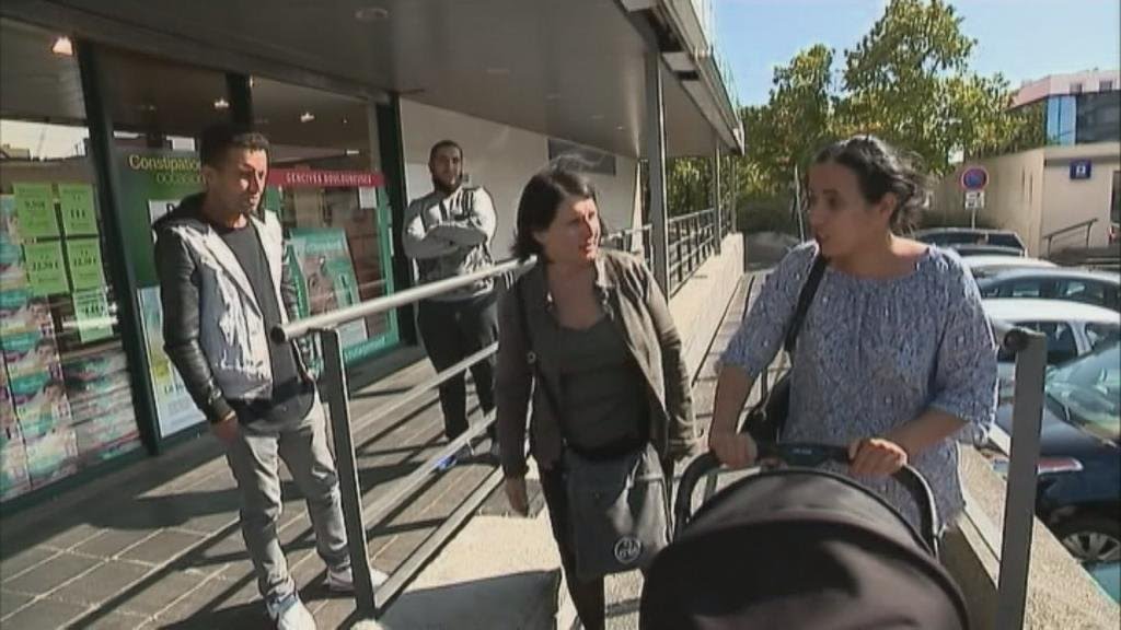 Focus: Women made to keep low profile in some French suburbs