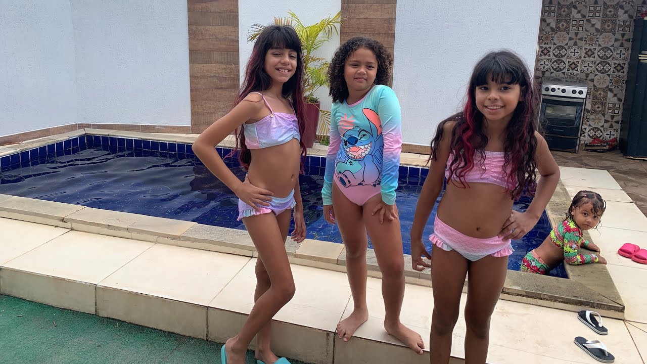 Fomos tomar banho de Piscina na casa da nossa Amiguinha Valentina!!