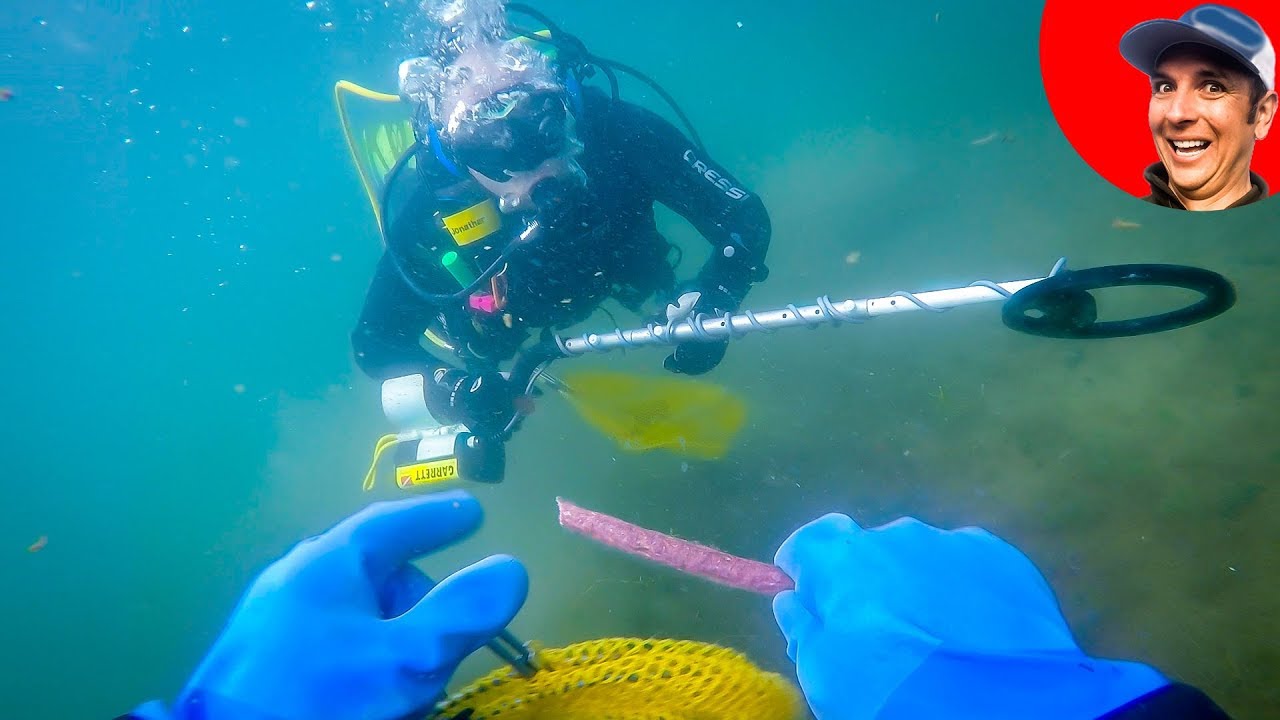 Found Knife and Coast Guard Boat while Metal Detecting Underwater in Lake (Scuba Diving)