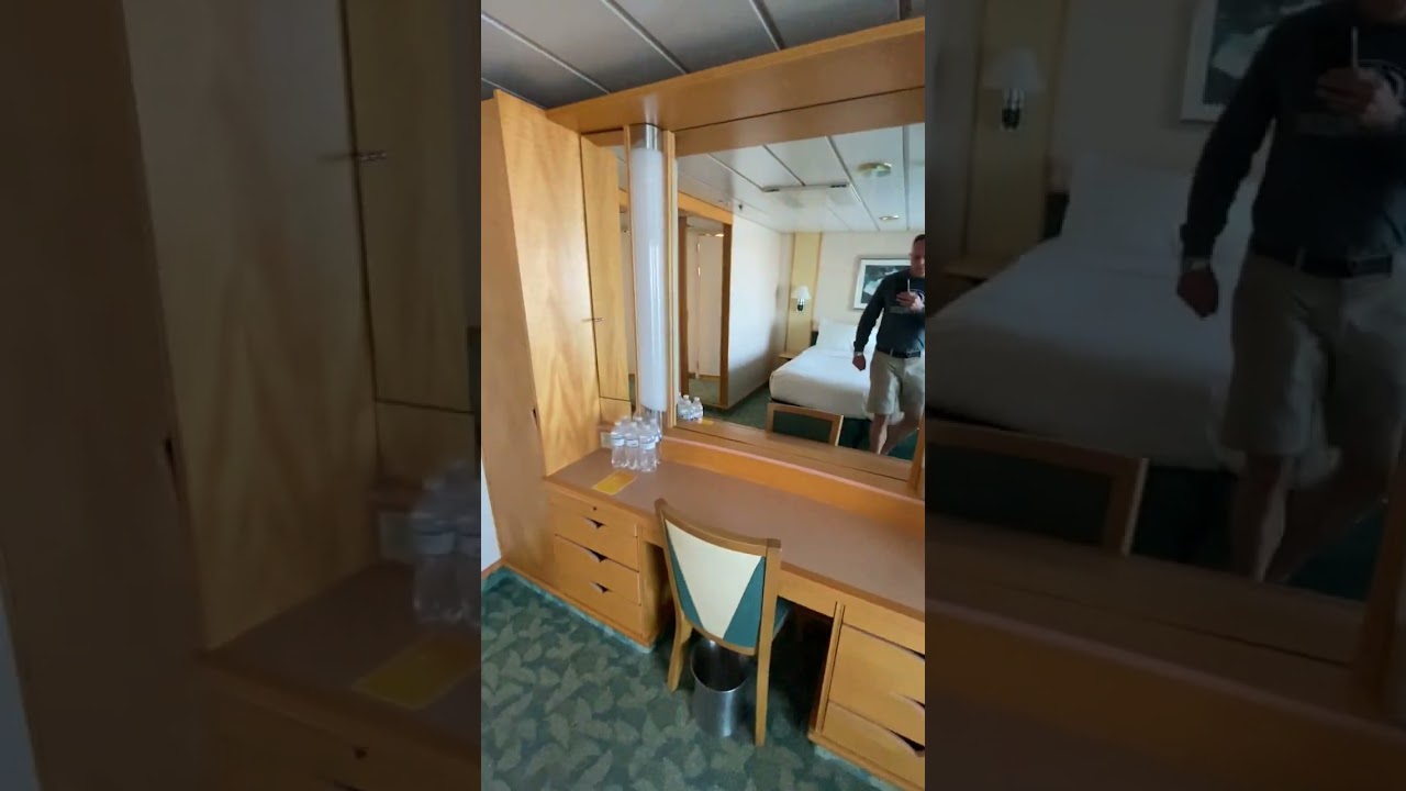 Freedom of the Seas HUMP Junior Suite 9348