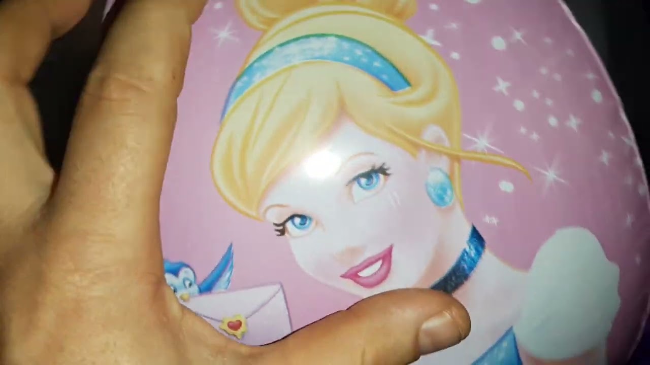 Frozen and Princess beach ball deflating