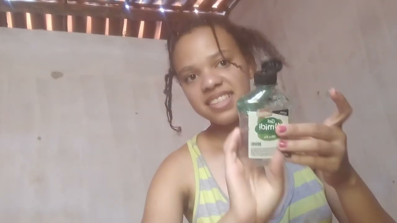 Fui arrumar o rosto mas não deu tempo não arrumei só o cabelo