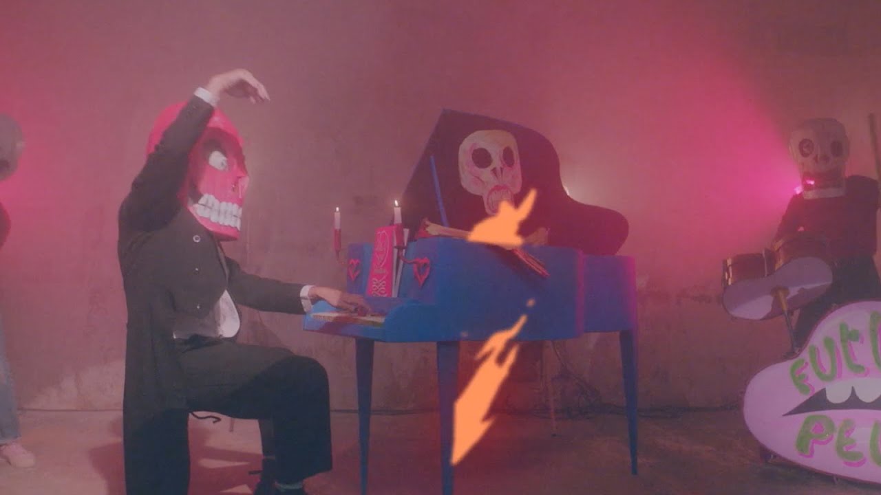 Futuro Pelo - Tango (feat. Mila Stahly) (Official Music Video)