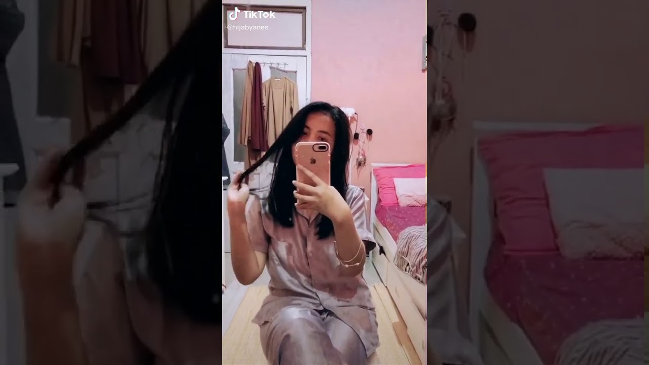 Gadis baju satin