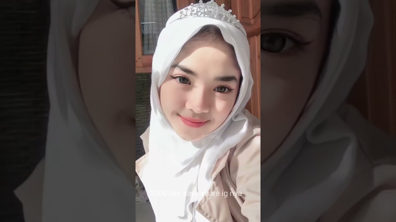 gadis jilbaber cantik imut pamer...