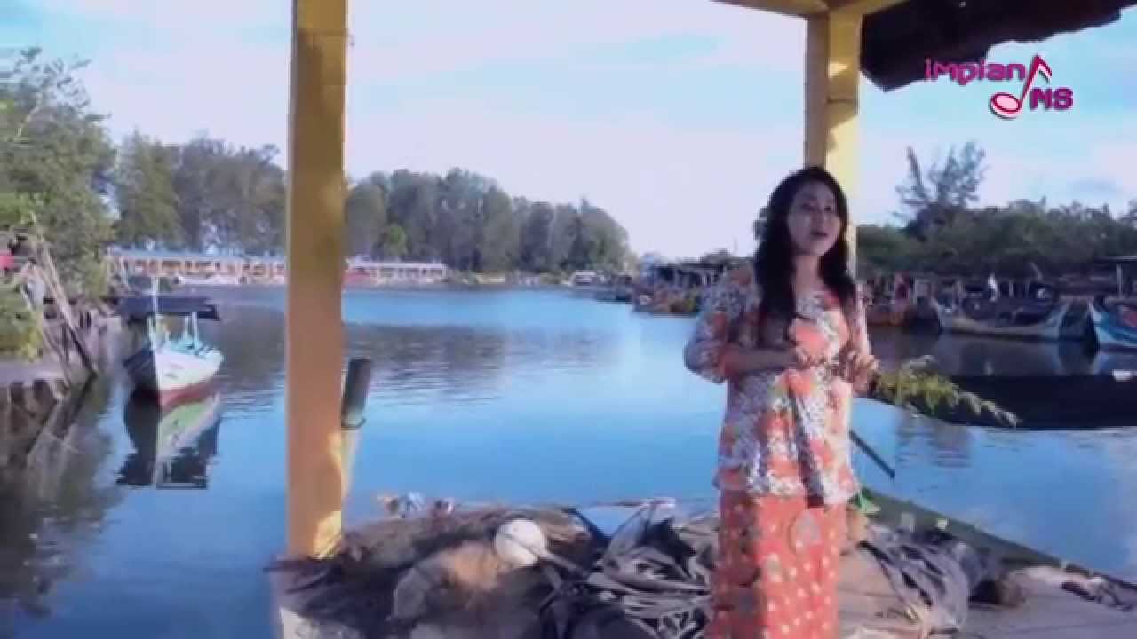 Gadis Kelate - Reena Nicky Feat Iwere Official Video