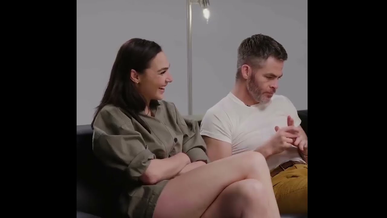 Gal Gadot Sexy Bare Crossed Legs