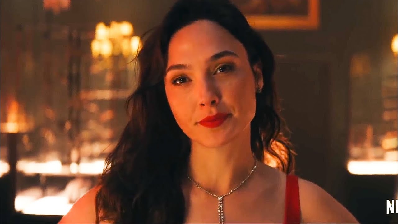 Gal Gadot vs Dwayne Johnson, Ryan Reynolds Fight in Museum Scene | Red Notice (2021) Full HD Clip