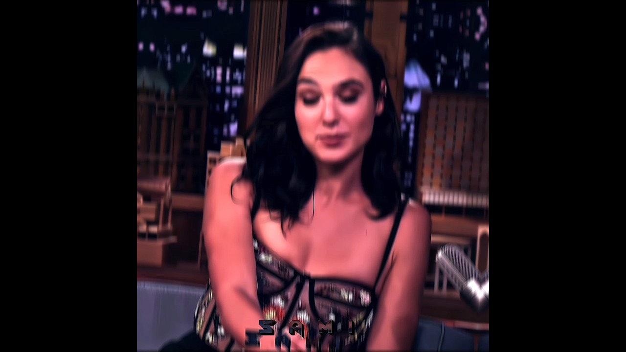 Gal Gadot vs Elizabeth Olsen
