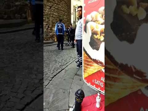 galata kulesinde bir şahıs intihar etti. İntiharın hemen sonrası #galatakulesi  #beyoğlu