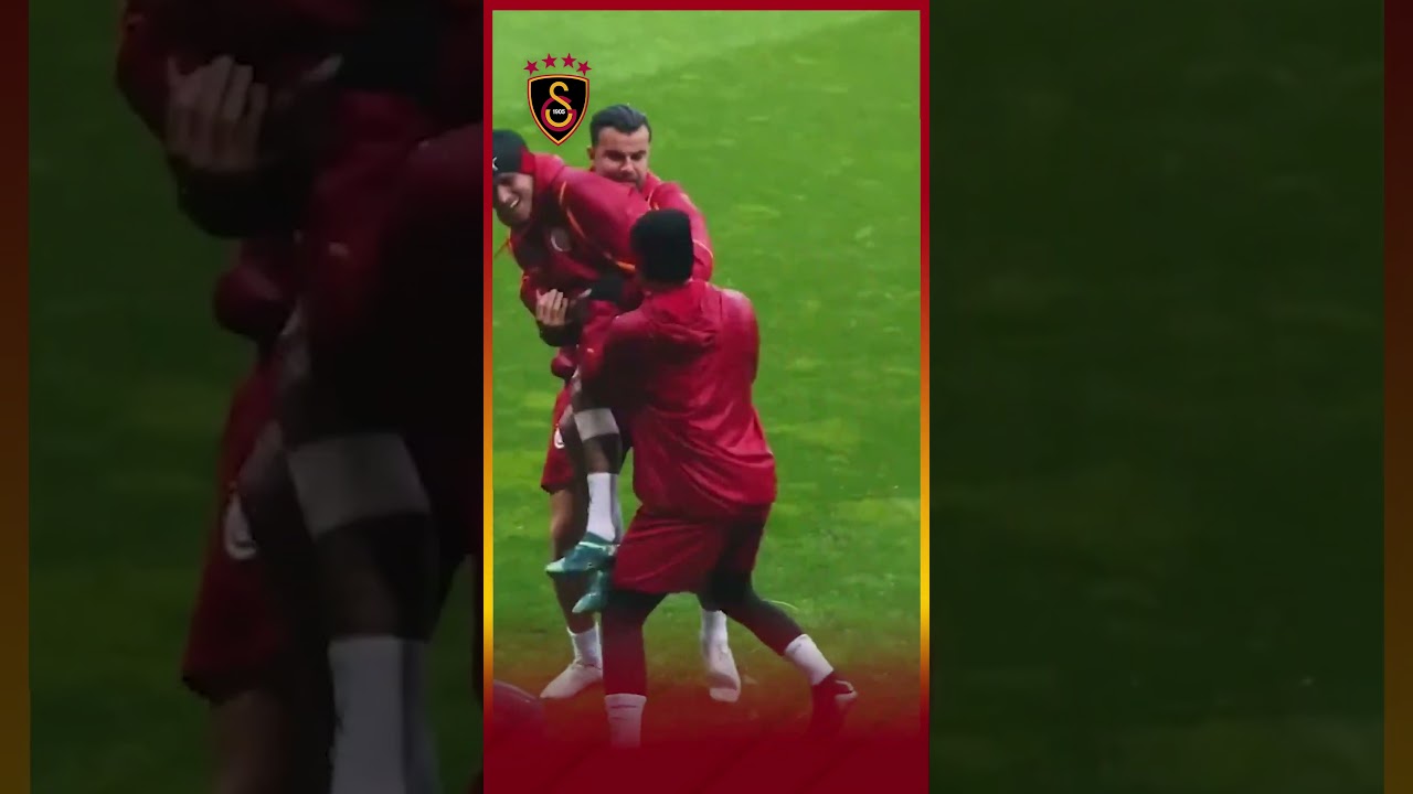 Galatasaray İdmanında Abdülkerim Bardakcı Ve Yunus Akgün, Lucas Torreira İle Şakalaşıyor!