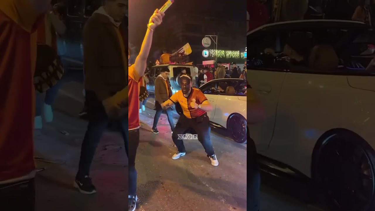 Galatasaray taraftarı, Florya’da 5. yıldızı kutluyor⭐️⭐️⭐️⭐️⭐️