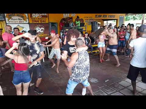 galera dançando tecno brega em caraparu