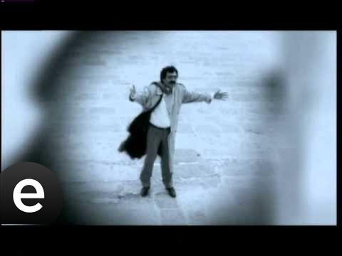 Garipler (Müslüm Gürses) Official Music Video #garipler #müslümgürses - Esen Müzik