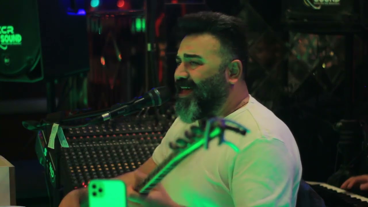 Güdüllü Ergün Atasoy - Bi Gülüşü Var Sizlere Ömür (Canlı Performans)