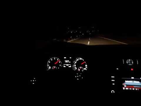 Gece araba mükemmel bir müzik uzun yol hadi girelim