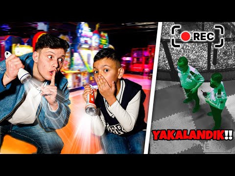 GECE GİZLİCE EĞLENCE MERKEZİNDE KALDIK! *yakalandık*