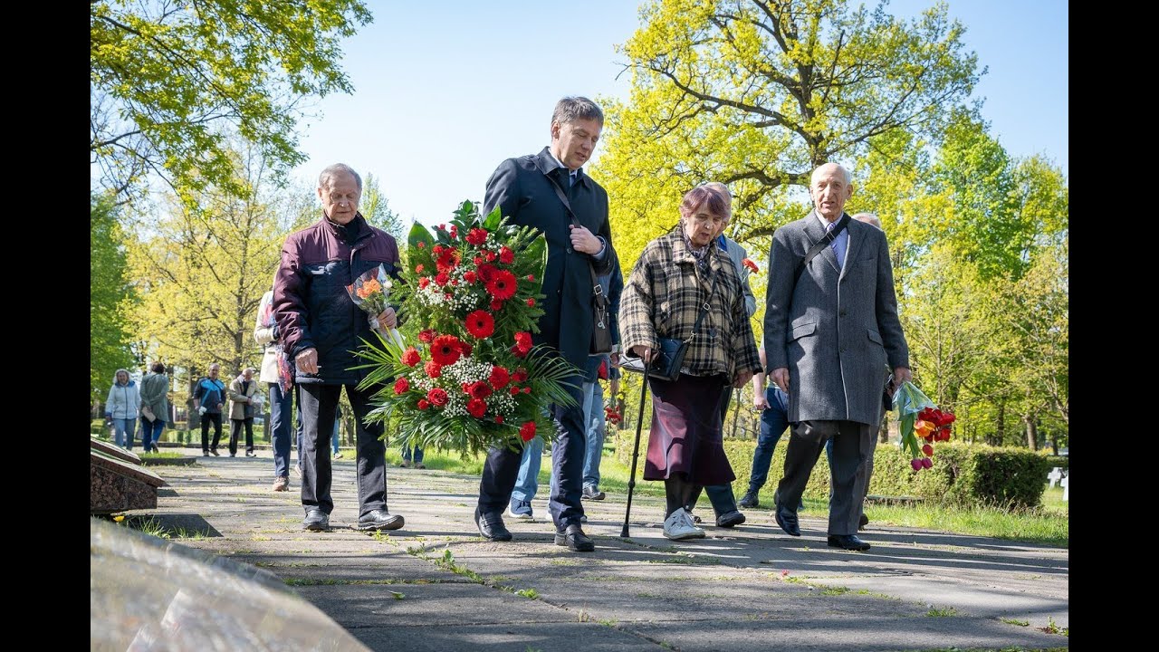 Gegužės 9-ąją švenčiantiems kapinėse rekomenduoja išlaikyti rimtį: palaikyti tvarką yra įmanoma