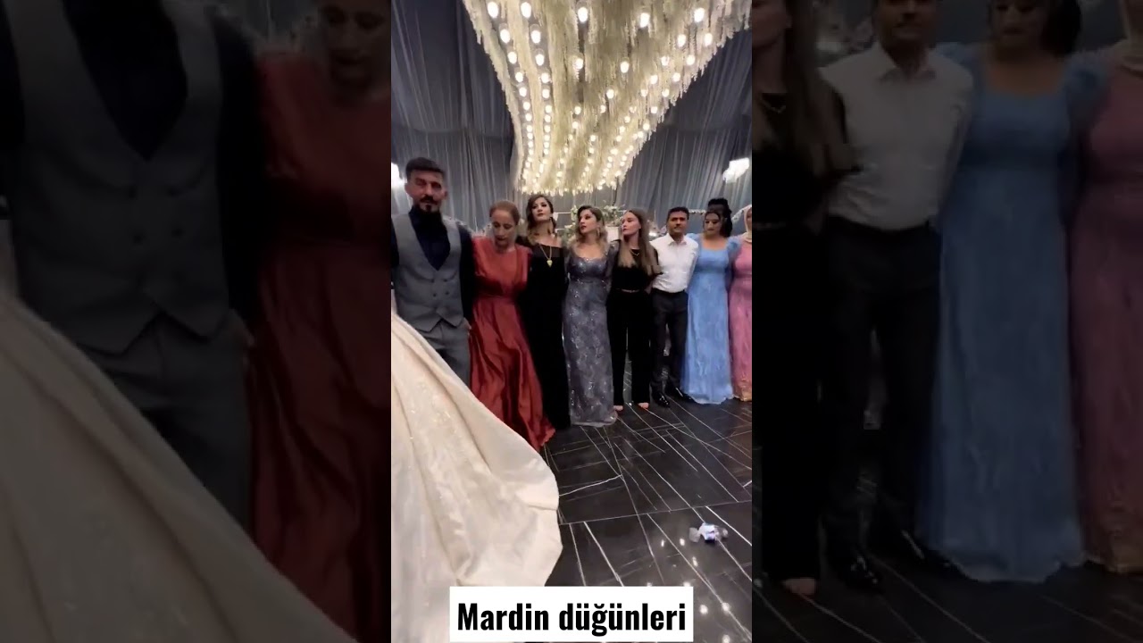 gelin halay başında Mardin düğünleri  #keşfet #halaybaşı #mardindüğünleri #düğün #gelindamatgiriş