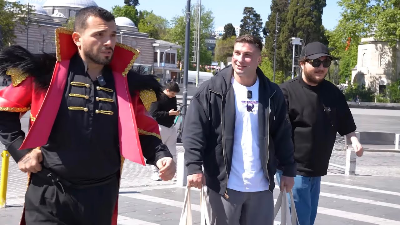 GEMİ YOK, HARUN VAR. YÜZYILLAR SONRA YİNE YOLLARA DÜŞTÜK. @honorofkingstr