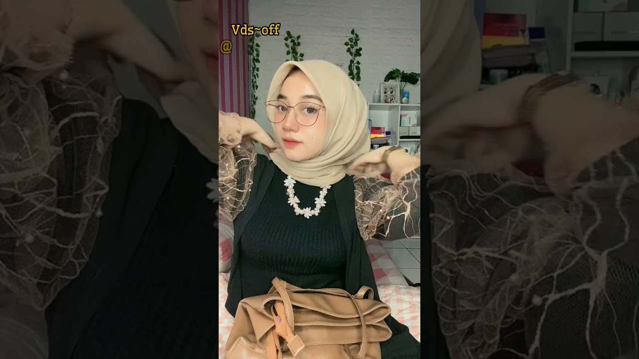 Gemes imut gadis berkacamata besar#manis #imut #gemes #jilbab #cantik #shortvideo