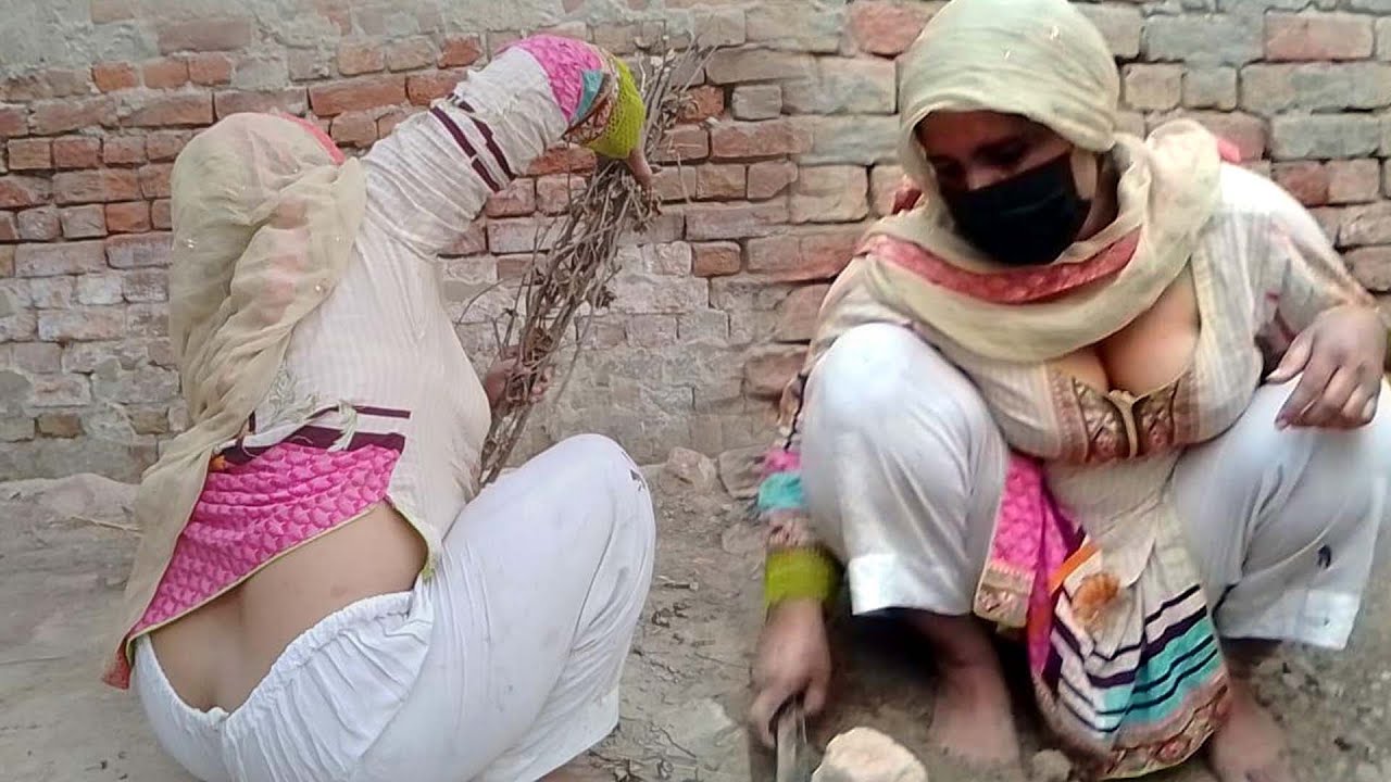 Ghar Ka Kaam Kia _ Village Life In Pakistan _ Desi Aunty New  Hot Vlog _ Village Woman Daily Routine