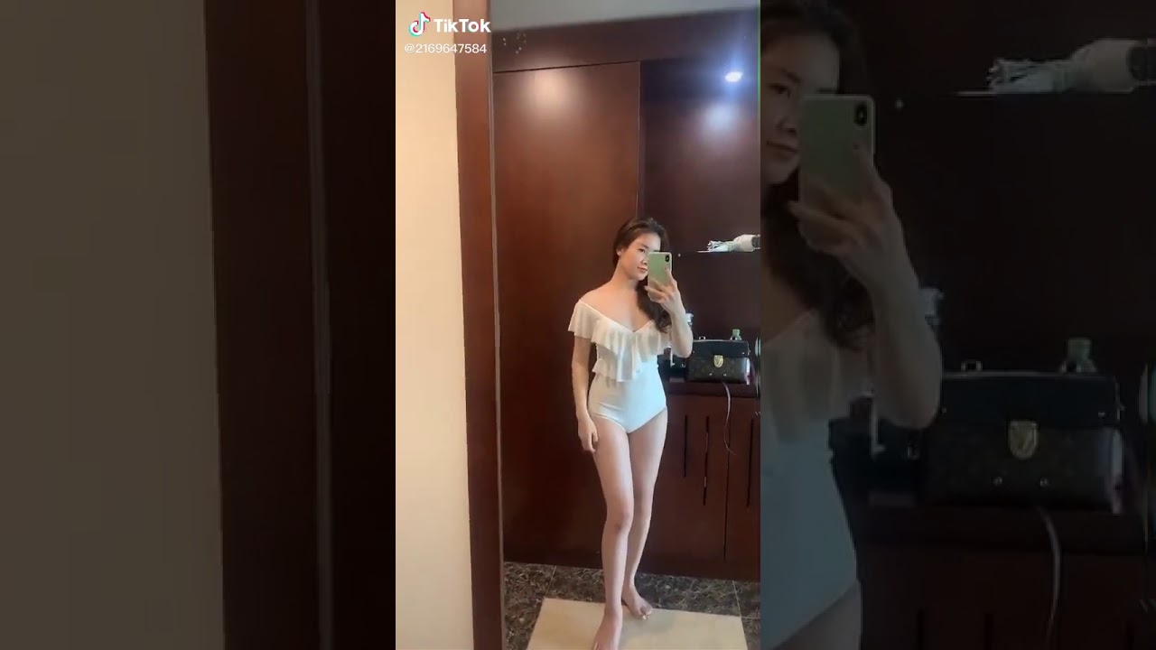 Gái xinh khoe Mu