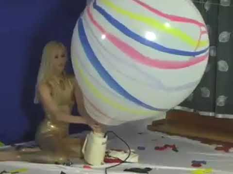 giant balloons and loud popping (3)