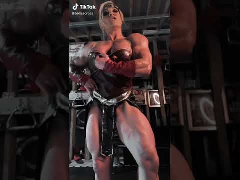 giant bodybuilder lisa cross 💪🏼💪🏼💪🏼